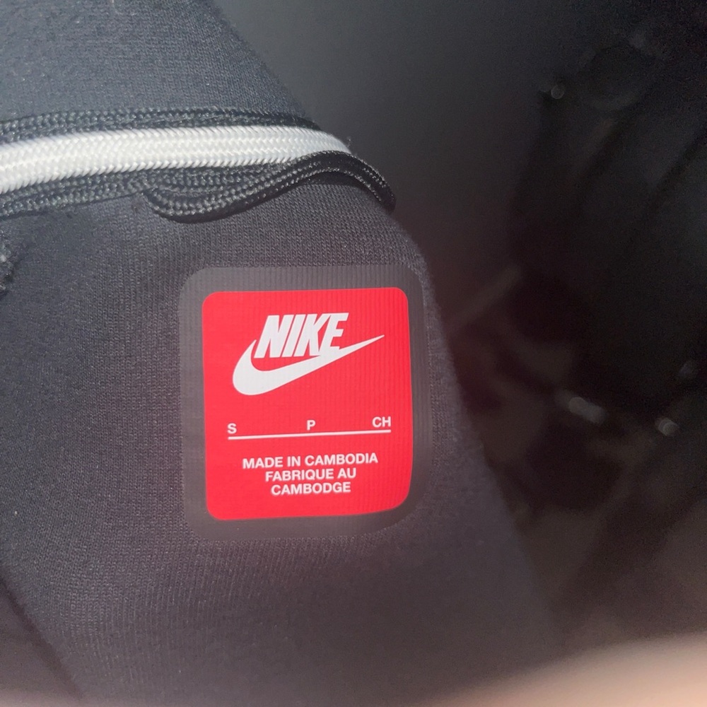 Reflective Nike Tech - image 3